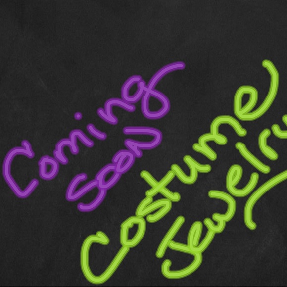 Allison @ BeeQuestEstate Sales & Consignment - Picture 1 of 7